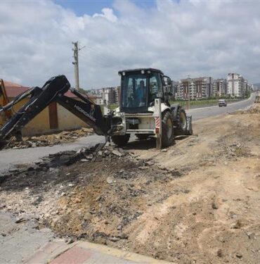 ALANYA BELEDİYESİ’NDEN BİR İLK DAHA SIKIŞTIRILMIŞ BETON YOL İLK DEFA BİR CADDEDE UYGULANIYOR
