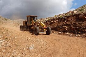 ALANYA BELEDİYESİ'NİN YAYLA MESAİSİ SÜRÜYOR DOĞU YAYLALARINDAN SONRA BATI YAYLA YOLLARINDA ÇALIŞMA BAŞLATILDI