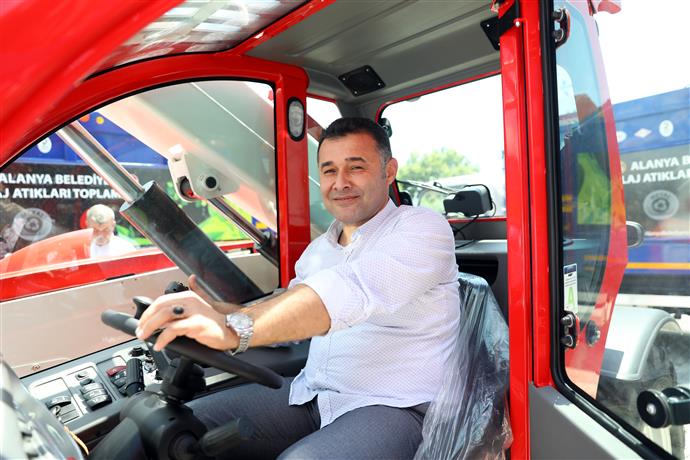 ALANYA BELEDİYESİ'NİN YOL VE ASFALT SEFERBERLİĞİ DEVAM EDİYOR