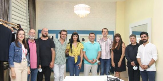 BAŞKAN YÜCEL ABT OYUNUNU SEYİRCİYLE AYAKTA ALKIŞLADI