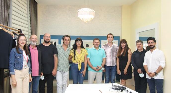 BAŞKAN YÜCEL ABT OYUNUNU SEYİRCİYLE AYAKTA ALKIŞLADI