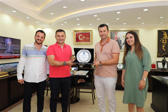 BAŞKAN YÜCEL’E “EĞİTİME DESTEK” TEŞEKKÜRÜ