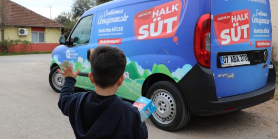 Büyükşehir 10 binlerce çocuğun yüzünü güldürdü