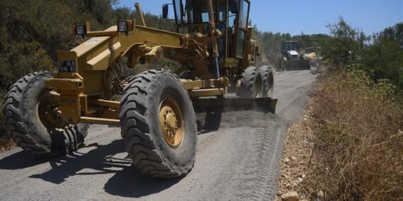 İSPATLI, ÇAMLICA VE BAŞKÖY’DE YOL ÇALIŞMASI