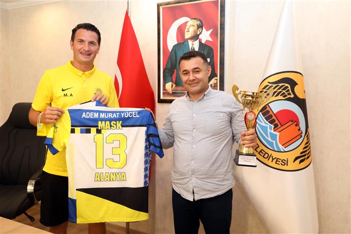 ŞAMPİYONLAR KUPASINI BAŞKAN YÜCEL’E GETİRDİ