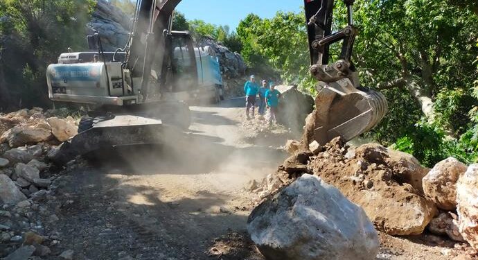 SÖĞÜT YAYLASI VE ÇAMLICA GRUP YOLUNDA ASFALT İÇİN DÜĞMEYE BASILDI