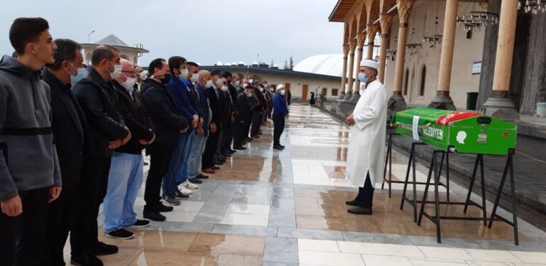 MAHMUTLAR’DA KAZADA YAŞAMINI YİTİREN GENÇ KIZ AFYONDA DEFNEDİLDİ