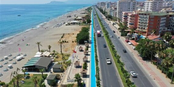 Mahmutlar Sahiline bisiklet yolu