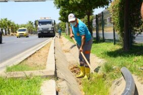ALANYA BELEDİYESİ BAYRAM ÖNCESİ ORTA REFÜJLERDE TEMİZLİK YAPTI