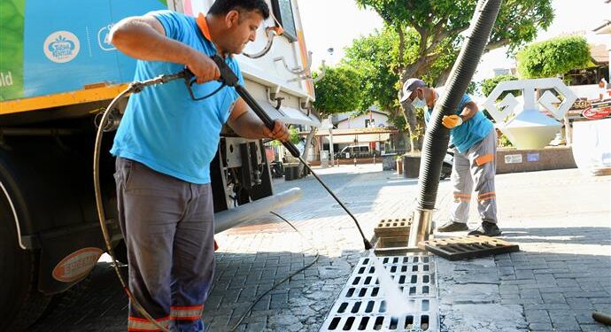 ALANYA BELEDİYESİ MAZGAL TEMİZLİĞİ YAPIYOR