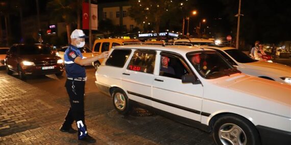 ALANYA BELEDİYESİ TRAFİK AKIŞINI RAHATLATMAK İÇİN GÖREV BAŞINDA