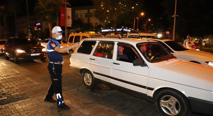 ALANYA BELEDİYESİ TRAFİK AKIŞINI RAHATLATMAK İÇİN GÖREV BAŞINDA