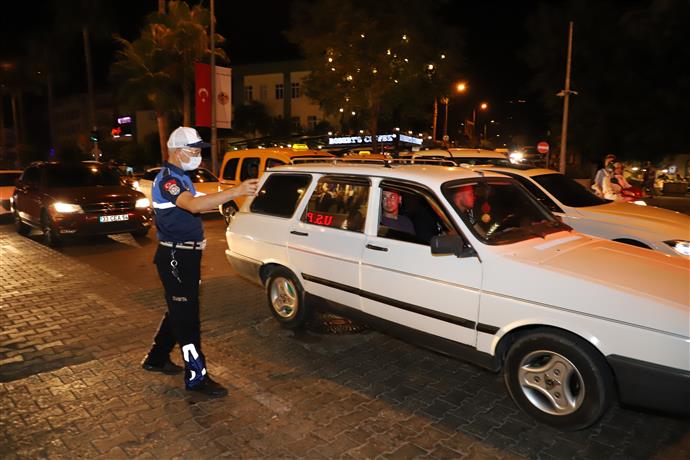 ALANYA BELEDİYESİ TRAFİK AKIŞINI RAHATLATMAK İÇİN GÖREV BAŞINDA