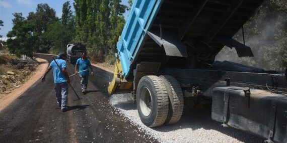 ALANYA BELEDİYESİ’NDEN BATIDA İKİ KOLDAN ASFALT ÇALIŞMASI