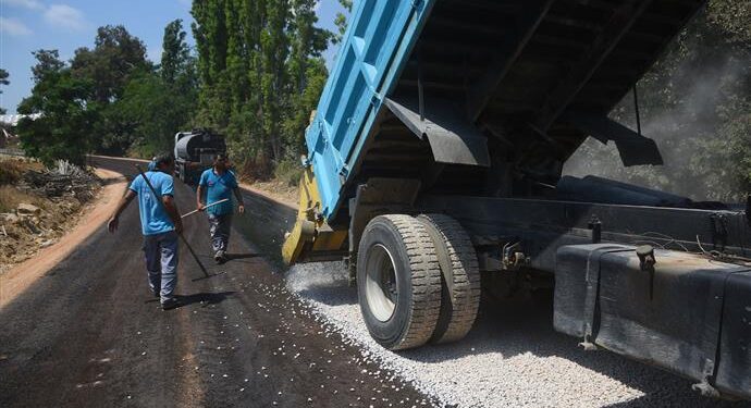 ALANYA BELEDİYESİ’NDEN BATIDA İKİ KOLDAN ASFALT ÇALIŞMASI
