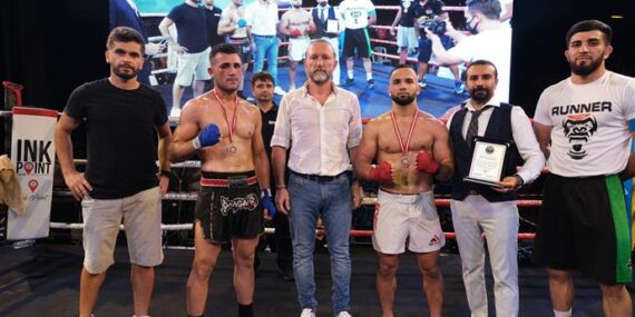 Alanya’da boks ve muaythaı gecesi yapıldı