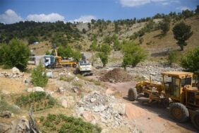 ALANYA YAYLA YOLLARINDA ASFALT ÖNCESİ ALTYAPI SEFERBERLİĞİ