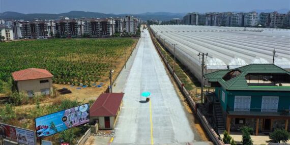 AVSALLAR MAHALLESİ’NE KONFORLU VE KALİTELİ YOL KONAK CADDESİ’NDE BETON YOL ÇALIŞMASI DEVAM EDİYOR