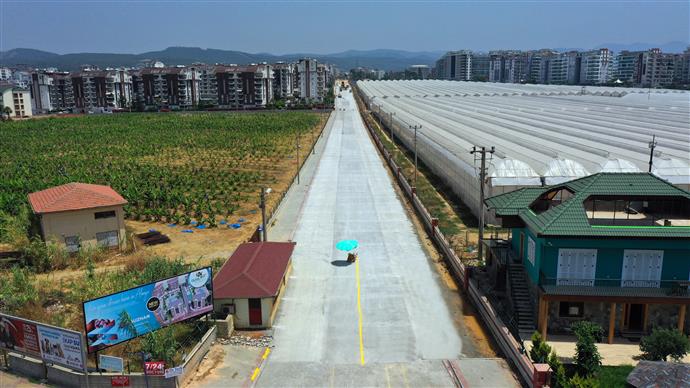 AVSALLAR MAHALLESİ’NE KONFORLU VE KALİTELİ YOL KONAK CADDESİ’NDE BETON YOL ÇALIŞMASI DEVAM EDİYOR
