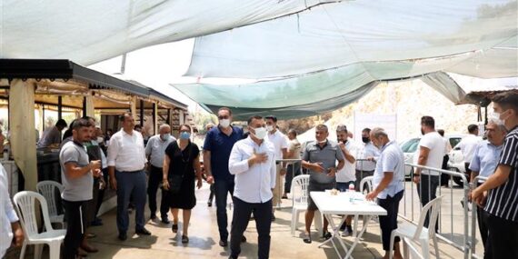 BAŞKAN YÜCEL, KURBAN KESİM YERLERİNİ ZİYARET EDEREK VATANDAŞLARLA BAYRAMLAŞTI