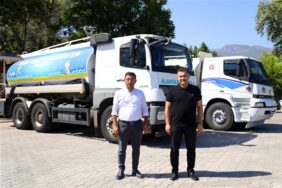 BAŞKAN YÜCEL’DEN KURAKLIKLA BOĞUŞAN ÇİFTÇİYE SU TANKERLİ ÇÖZÜM