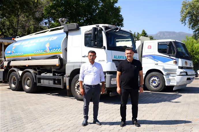 BAŞKAN YÜCEL’DEN KURAKLIKLA BOĞUŞAN ÇİFTÇİYE SU TANKERLİ ÇÖZÜM