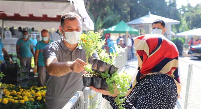 Yücel’den şehitlik ve mezarlık ziyareti