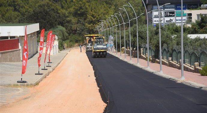 BAŞKAN YÜCEL’İN BATI İÇİN SÖZ VERDİĞİ 70 KM’LİK ASFALTA OKURCALAR’DAN BAŞLANDI