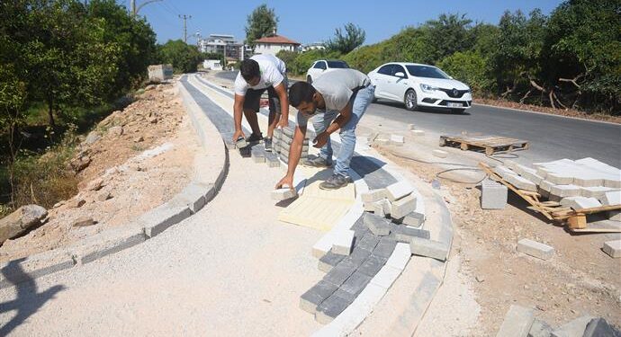 OBA HATİPOĞLU SOKAK KALDIRIMLA BULUŞUYOR