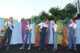 “ŞARKIYLA SALLANAN SALINCAK” ÇOCUKLARI HEM EĞLENDİRDİ HEM DE PAYLAŞMANIN GÜZELLİKLERİNİ ÖĞRETTİ