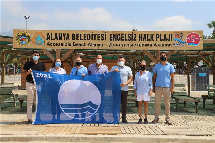 ALANYA BELEDİYESİ ENGELSİZ HALK PLAJI’NA MAVİ BAYRAK ÖDÜLÜ