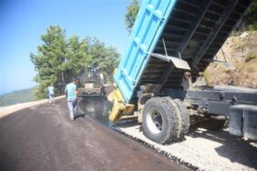 ALANYA BELEDİYESİ'NİN ASFALT ÇALIŞMALARI BEKTAŞ’TA SÜRÜYOR