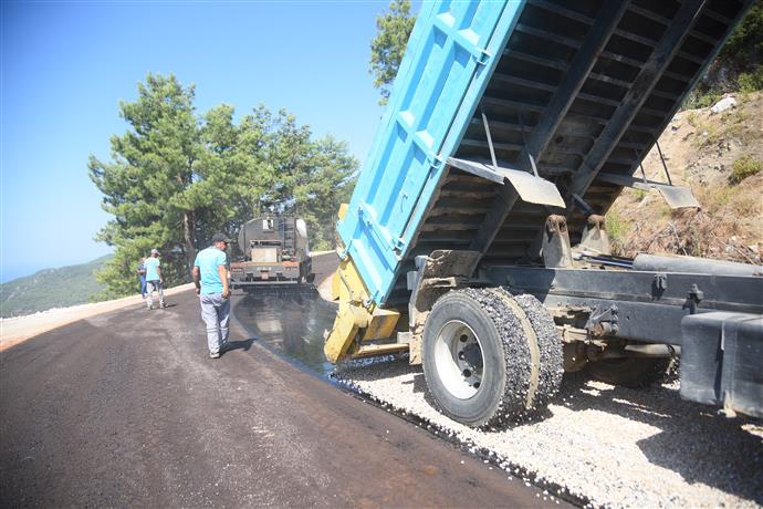 ALANYA BELEDİYESİ'NİN ASFALT ÇALIŞMALARI BEKTAŞ’TA SÜRÜYOR