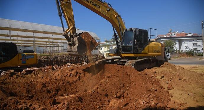 ALANYA BELEDİYESİ’NİN YOL ÇALIŞMALARI OBA VE KARAKOCALI’DA SÜRÜYOR