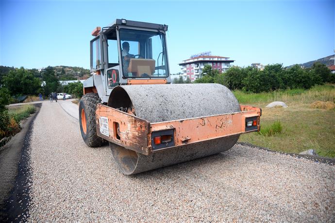 BAŞKAN YÜCEL, DOĞU MAHALLELERİNİN ASFALT STARTINI DEMİRTAŞ’TAN VERDİ