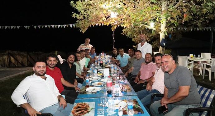 BAŞKAN YÜCEL YANGIN EKİBİYLE BULUŞTU