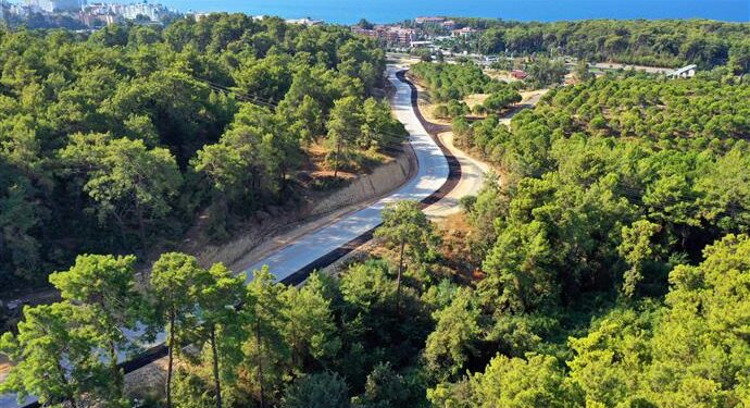 BATI MAHALLELERİNDE ASFALT SEFERBERLİĞİ SÜRÜYOR