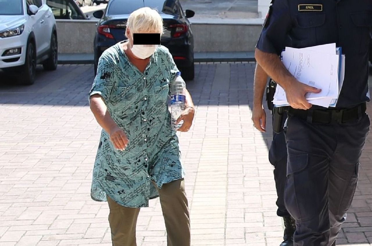 Mahmutlar’da Rus Kadın Hırsızlıktan Göz Altına Alındı