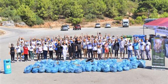 ALANYA BELEDİYESİ DÜNYA TEMİZLİK GÜNÜ’NDE LET’S DO IT İLE FARKINDALIK ETKİNLİĞİ DÜZENLEDİ