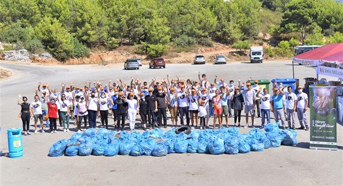 ALANYA BELEDİYESİ DÜNYA TEMİZLİK GÜNÜ’NDE LET’S DO IT İLE FARKINDALIK ETKİNLİĞİ DÜZENLEDİ