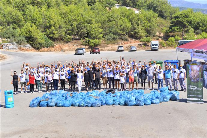ALANYA BELEDİYESİ DÜNYA TEMİZLİK GÜNÜ’NDE LET’S DO IT İLE FARKINDALIK ETKİNLİĞİ DÜZENLEDİ