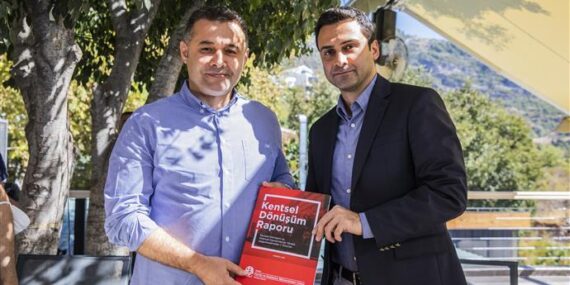 BAŞKAN YÜCEL HARİTA MÜHENDİSLERİ İLE KAHVALTIDA BULUŞTU
