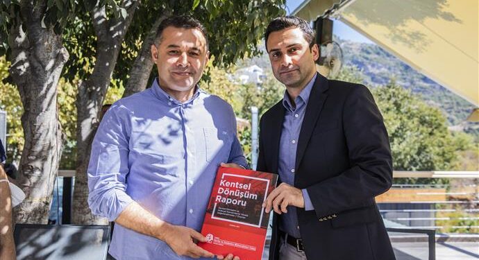 BAŞKAN YÜCEL HARİTA MÜHENDİSLERİ İLE KAHVALTIDA BULUŞTU
