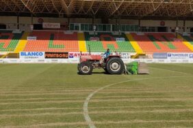 ÇİM SAHALARIN KIŞLIK BAKIMI YAPILDI