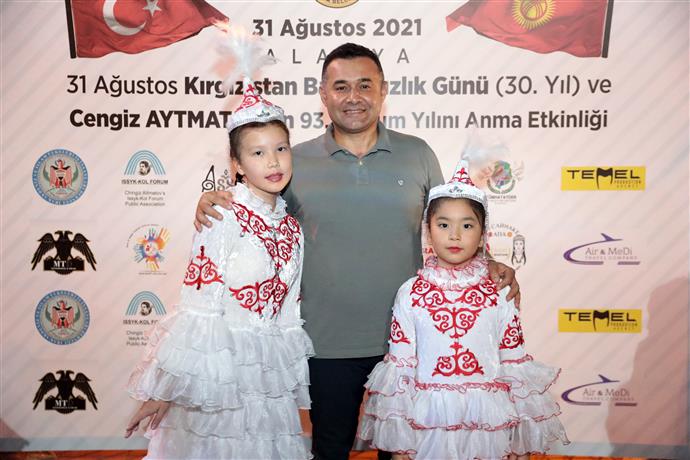 KIRGIZİSTAN’IN 30. BAĞIMSIZLIK YIL DÖNÜMÜ KUTLANDI