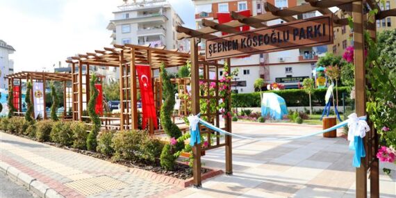 LÖSEMİ İLE MÜCADELENİN SEMBOLÜ OLAN MASKELİ ŞEBNEM’İN ADINI TAŞIYAN ŞEBNEM KÖSEOĞLU PARKI TÖRENLE AÇILDI