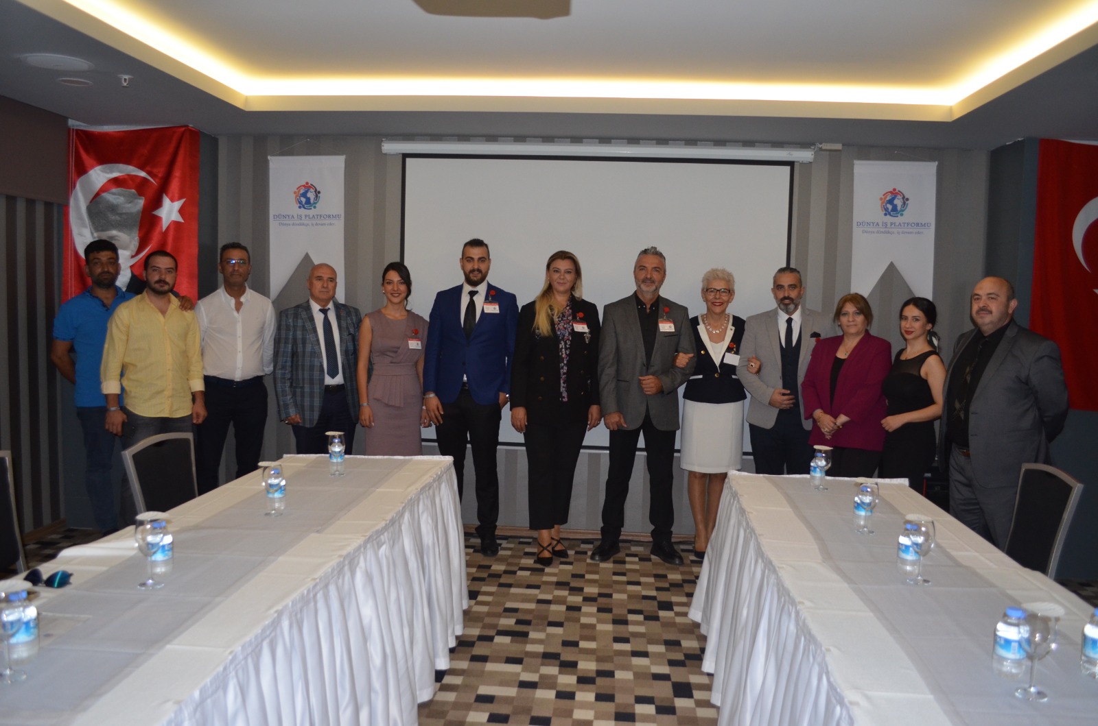 Alanya’da ‘Dünya İş Platformu-İş Dünyası Buluşuyor’ toplantısı gerçekleştirildi.
