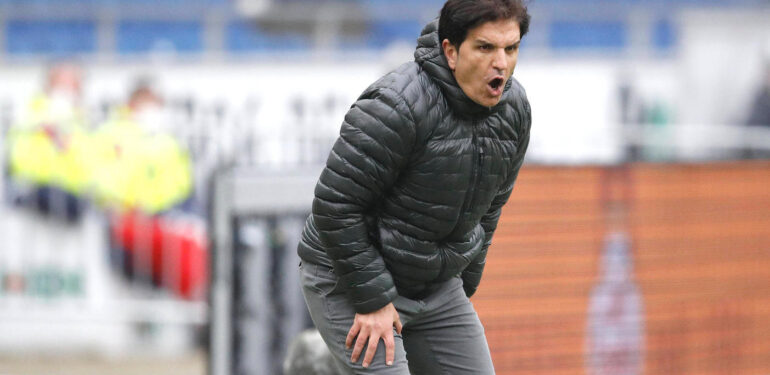 11.04.2021, HDI-Arena, Hannover, Ligaspiel, 2. Bundesliga, Hannover 96 vs 1. FC Heidenheim, im Bild Kenan Kocak (Traine