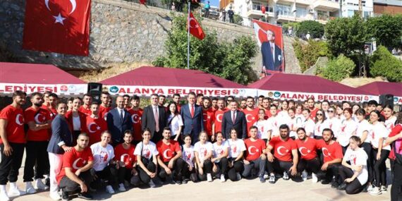 29 EKİM KUTLAMALARI COŞKUYLA SÜRÜYOR