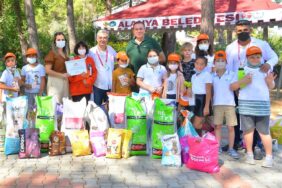 ALANYA BELEDİYESİ 4 EKİM DÜNYA HAYVANLARI KORUMA GÜNÜ’NDE ÖĞRENCİLERİ AĞIRLADI